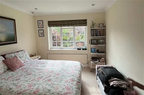 Photo 2 - Beautiful 4BD House With Large Garden - Kingston
