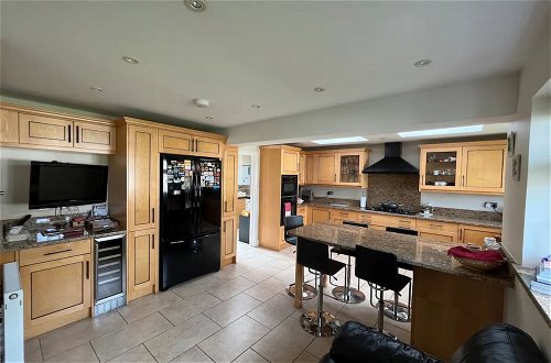 Photo 9 - Beautiful 4BD House With Large Garden - Kingston