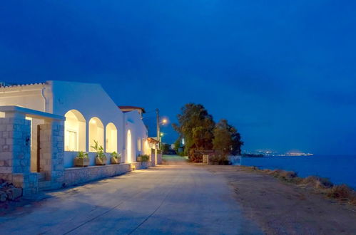 Photo 15 - Sky Beachfront Villa With Private Pool