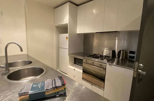 Photo 3 - Convenient 2-bed Apt in CBD Southern Cross Station