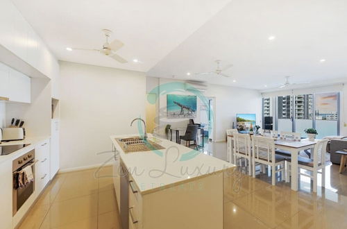 Foto 5 - ZEN At ARRAY - 2 Bedroom Retreat in CBD