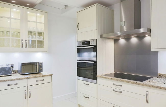 Deluxe 7 Bedroom Property in Solihull - Foto 4