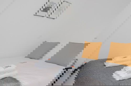 Photo 2 - Liiiving in Porto Center Spot Apartment
