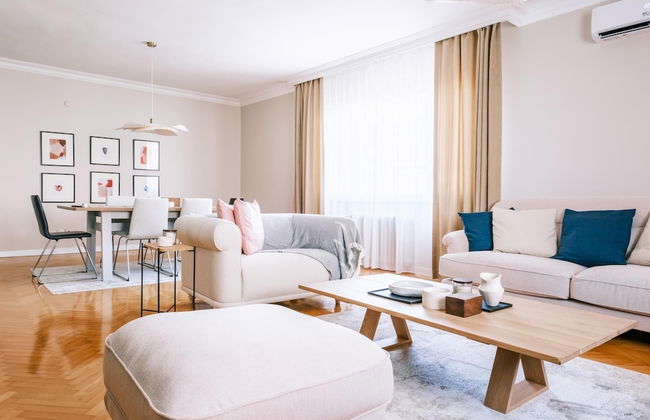 Chic Flat w Balcony 5 min to Cevahir Mall in Sisli - Foto 1