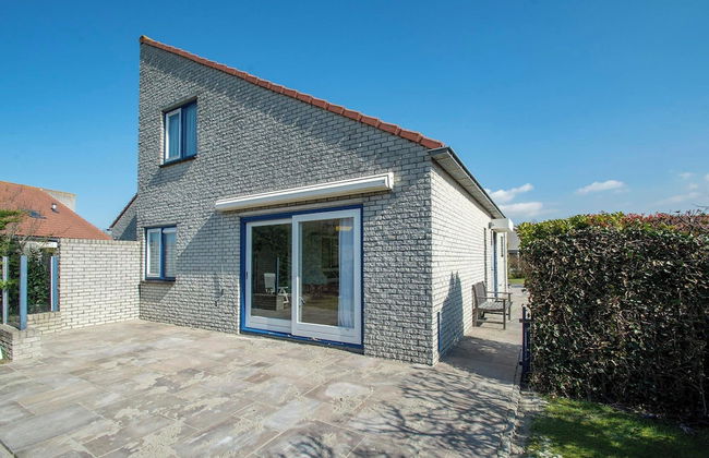 Charming Villa Near Sandy Beach - Foto 18