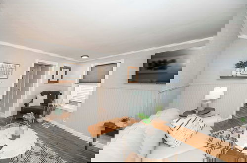 Photo 15 - The Covington Cottage Modern 2 BDR Charmer