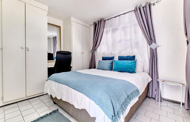 One Bed Unit in Prime Sandton- 2139 - Foto 2