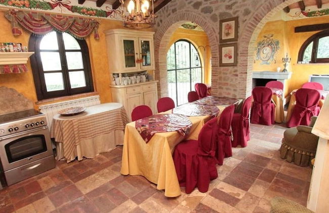 Ideal Holiday Home With Private Pool - Photo 11