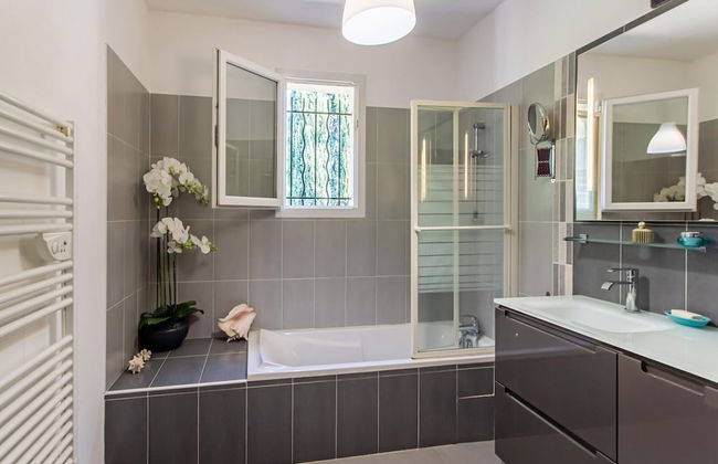 Beautiful Holiday Home With Swimming Pool - Foto 19