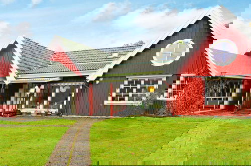 Foto 1 - 6 Person Holiday Home in Laholm