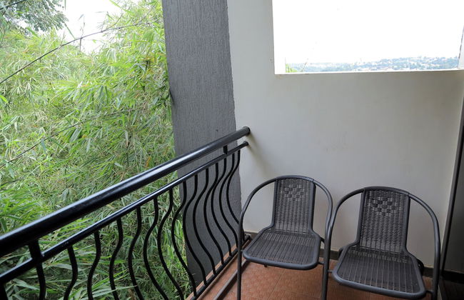 Malachite Apartments - Photo 11