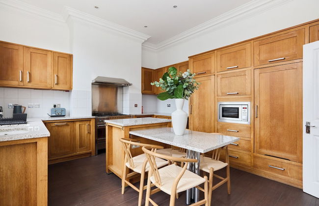 The Hampstead Getaway - Charming 5bdr Home With Conservatory - Foto 3