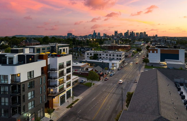 The Carter 303 by Avantstay 1BR Balcony - Photo 37