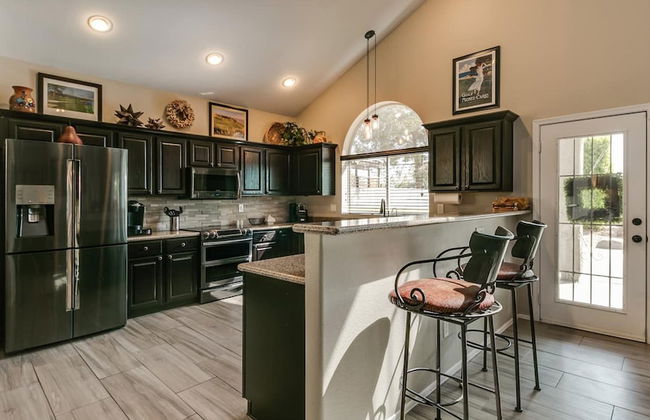 Spectacular Golf Course Home With Pool and Views! - Foto 17