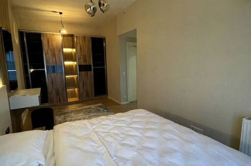 Foto 45 - Brand-new 3 1 Apartment w Terrace Near Mall of IST