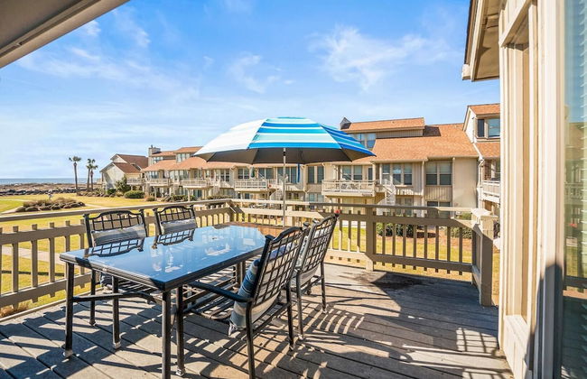 Recently Renovated Condo w/ Breezy Ocean Views - Steps to Beach - Foto 36