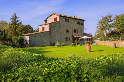 Foto 9 - Agriturismo near Cortona with Spacious Garden & Swimming Pool