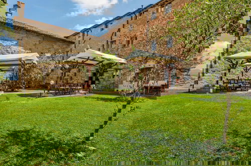 Foto 48 - Rustic Holiday Home in Citta di Castello With Swimming Pool