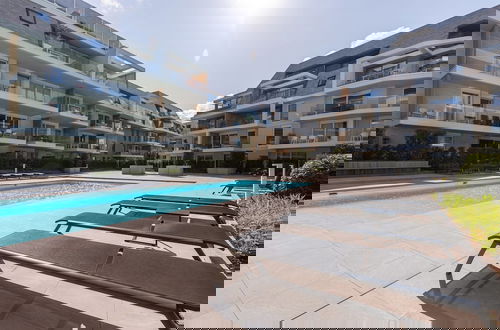 Foto 16 - Beautiful Apartment With Pool Terrace and Parking