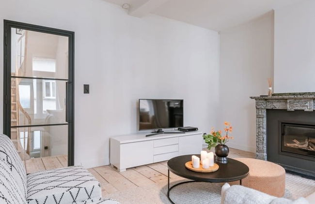 Charming House in the City of Antwerp With Parking - Photo 7