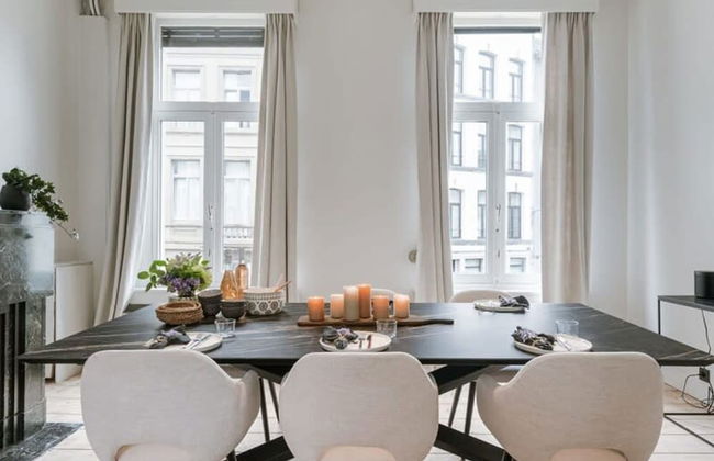 Charming House in the City of Antwerp With Parking - Photo 15