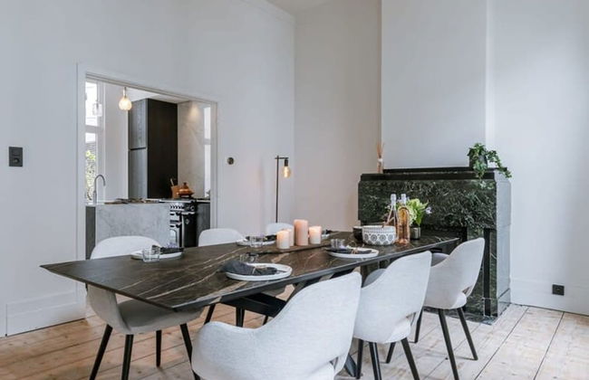 Charming House in the City of Antwerp With Parking - Photo 13