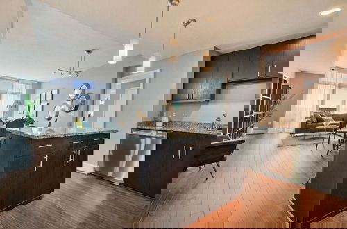 Photo 8 - Luxury Apartment in heart of Reston 2 bedroom