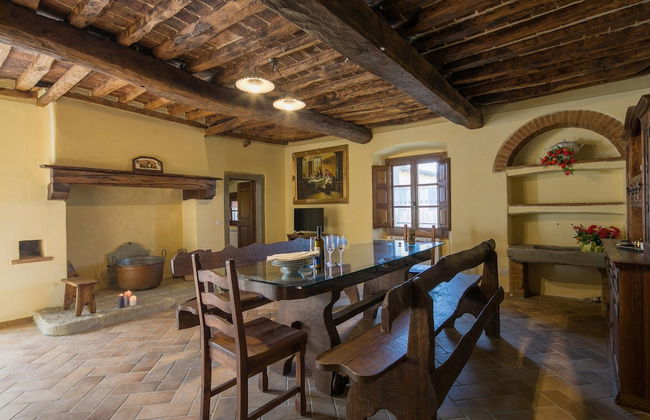 Farmhouse in Tuscany With Pool and Hill Views - Foto 21