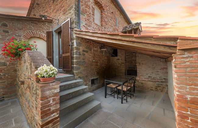 Farmhouse in Tuscany With Pool and Hill Views - Foto 23