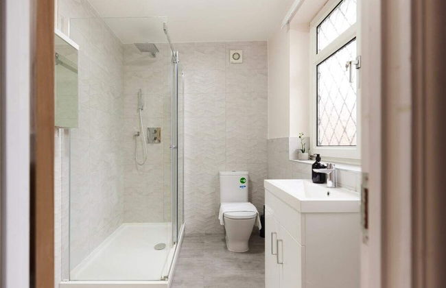 The Redbridge Sanctuary - Spacious 3bdr House With Garden - Foto 2
