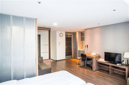 Foto 15 - Brown Suites Hotel Sinchon Central