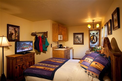 Photo 18 - Alpine Village Suites