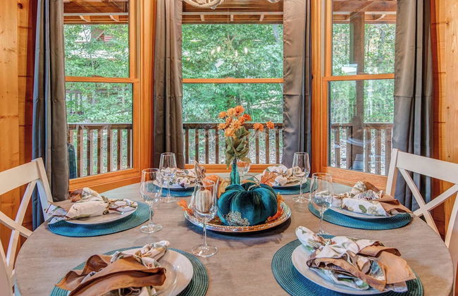 Gorgeous & Secluded 3 BDR Cabin in Mineral Bluff! - Photo 42