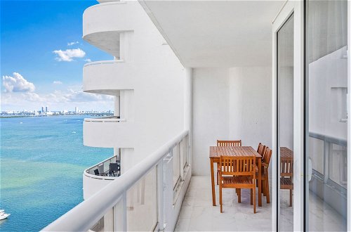 Foto 50 - Chic Bayfront Condo With Stunning View