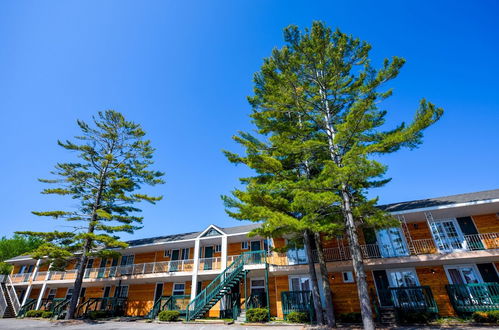 Photo 11 - Cabins of Mackinaw