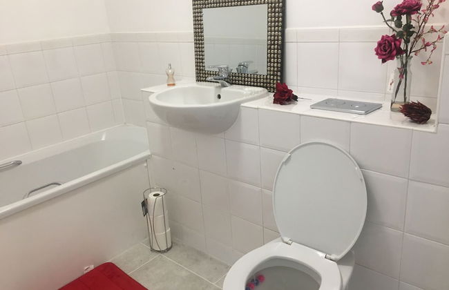 2 Bed Flat, Dedicated Workspace, Parking, 4KTV - Foto 19