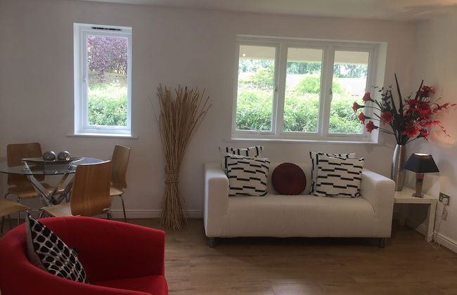 2 Bed Flat, Dedicated Workspace, Parking, 4KTV - Foto 14