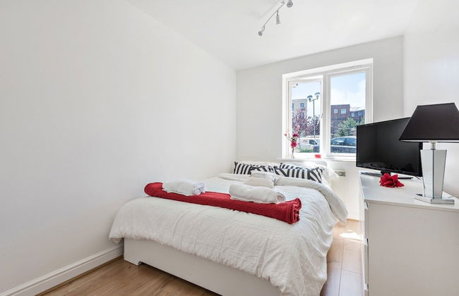 2 Bed Flat, Dedicated Workspace, Parking, 4KTV - Foto 17