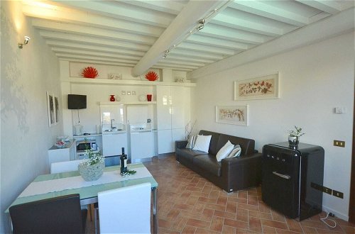 Photo 7 - Cosy Apartment With Swimming Pool and Garden Close to Volterra and S Gimignano