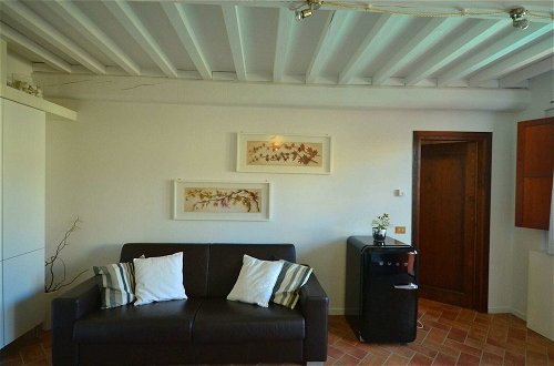 Photo 8 - Cosy Apartment With Swimming Pool and Garden Close to Volterra and S Gimignano
