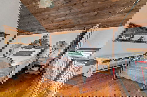 Foto 47 - Renovated Grand Woodstock Barn