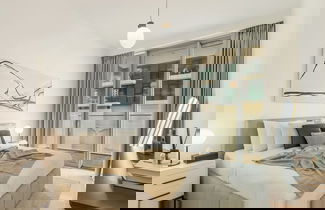 Foto 2 - Modern 2BR w Direct Beach Access Emaar Beachfront