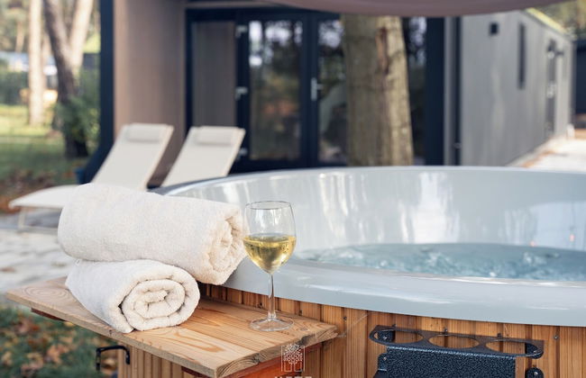 Wellness Lodge Hottub - Photo 36