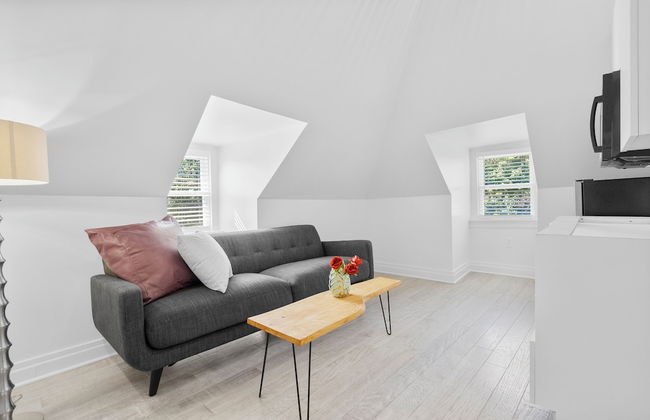 Cozy Comfortable and Quiet Suites FT - Photo 8