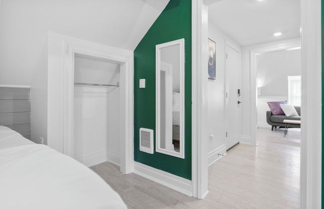 Cozy Comfortable and Quiet Suites FT - Photo 3