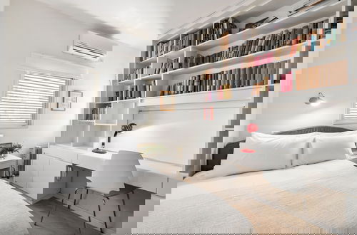 Photo 1 - Chic Bright Urban Escape by Sea N' Rent