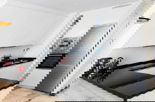 Foto 5 - Fantastic Apartment 2 Minutes Walk From The Beach