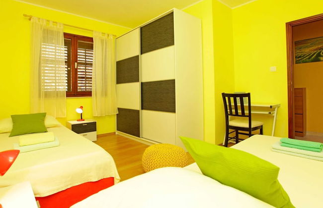 Olive's Garden House - Three Bedroom Holiday Home With Terrace and Sea View - Foto 7