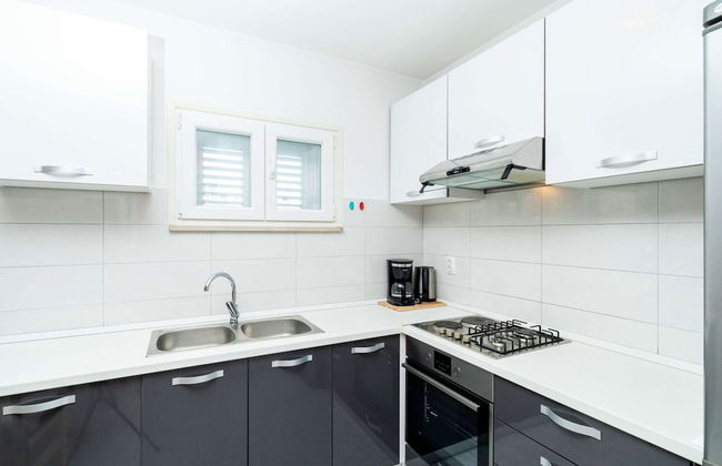Olive's Garden House - Three Bedroom Holiday Home With Terrace and Sea View - Foto 12
