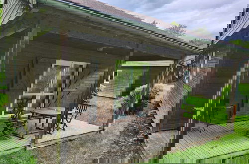 Foto 33 - Attractive Chalet With Terrace